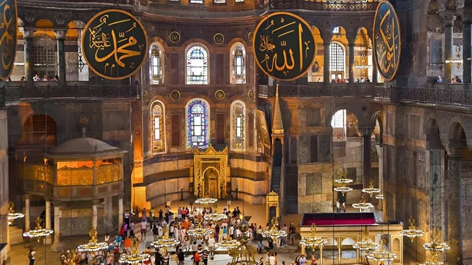 تذكرة تخطي الطابور في آيا صوفيا مع دليل صوتي - Image 1